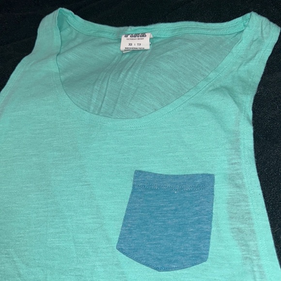 NWOT~ VICTORIAS SECRET PINK TANK TOP- SIZE XS - Picture 2 of 4